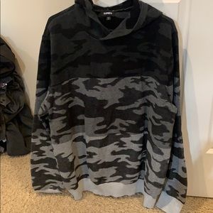 Express camo hoodie sweater XL